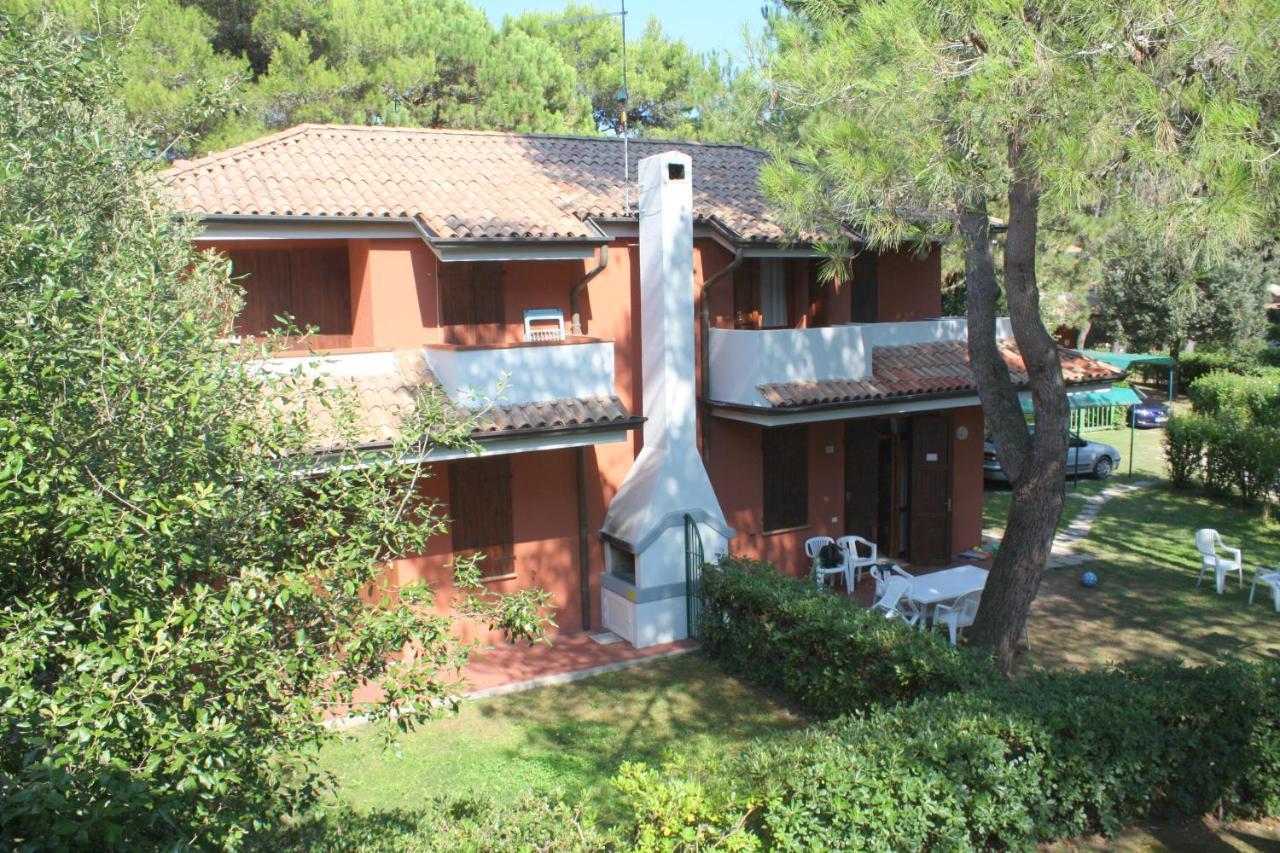 Villaggio Delle Meduse Бибионе Екстериор снимка